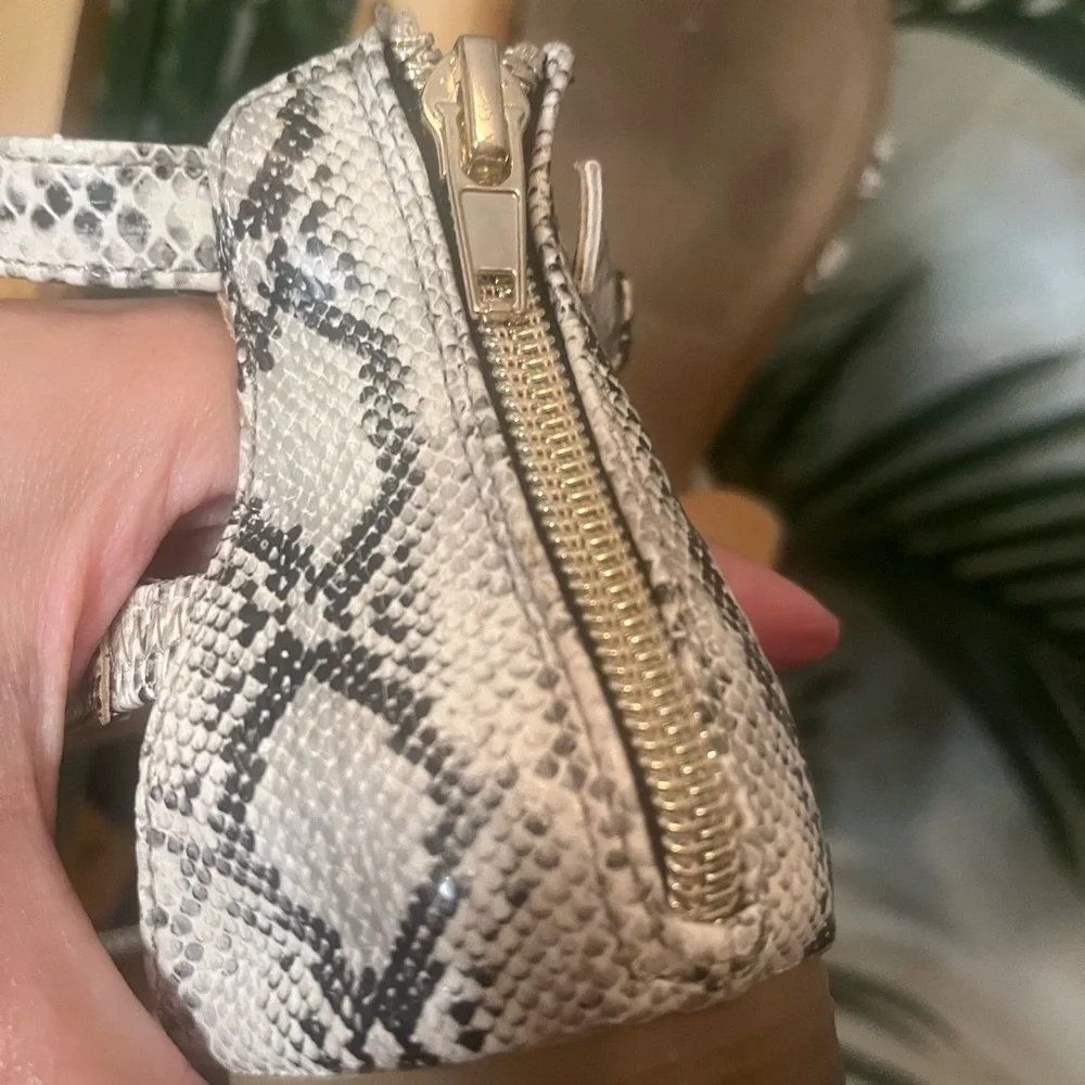 🐍 Sandals - Picture 3 of 3